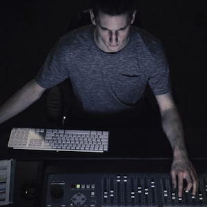 DJ Delirious - 2 Hour Club Opener Piss Break (Orig. Mix)[Clean]电音吧 [酒吧串烧]